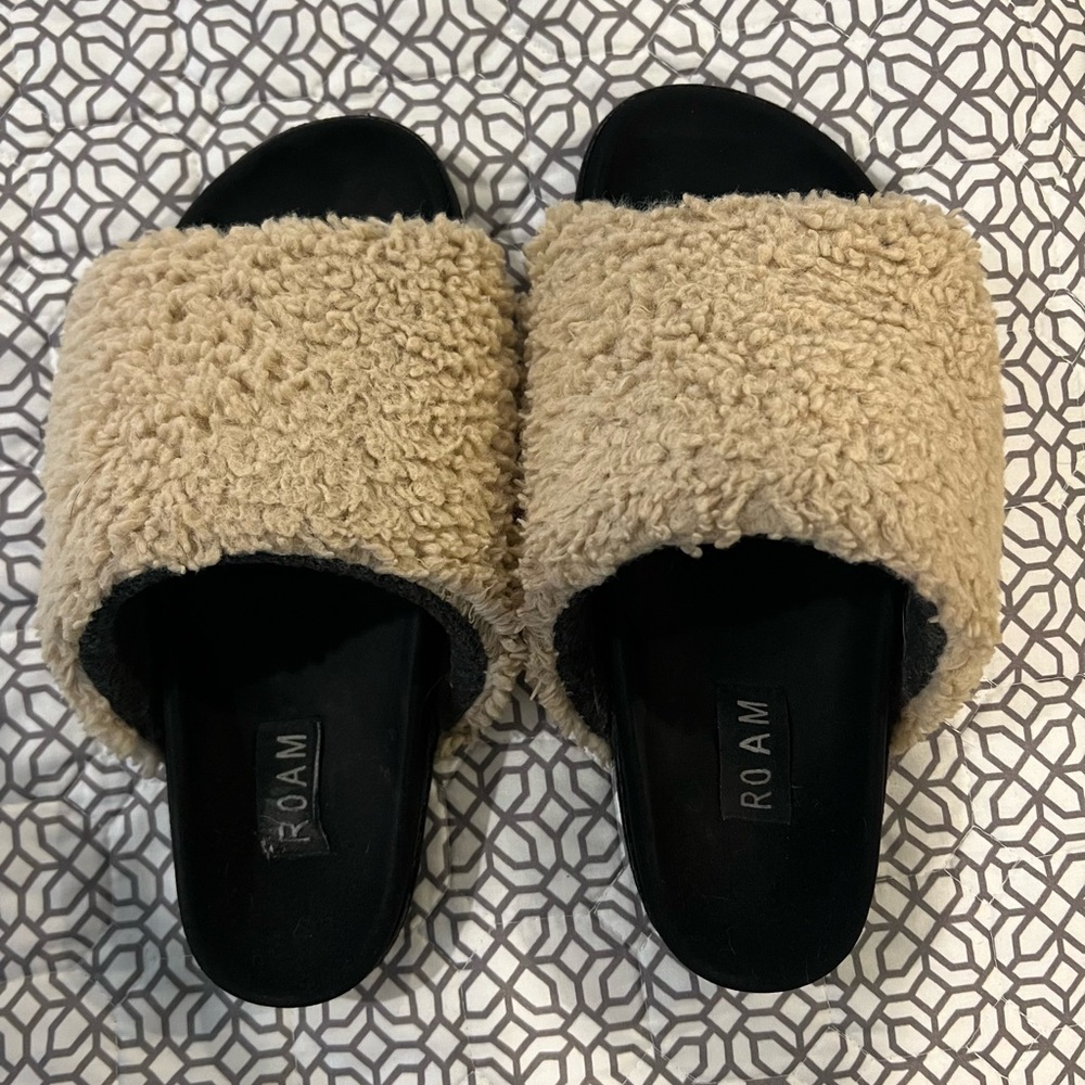 ROAM slide sandals